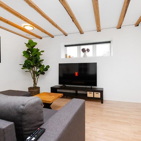 Moderne & Fuldt Udstyret Lejlighed M.Plads Til 4 Hojbjerg Buitenkant foto