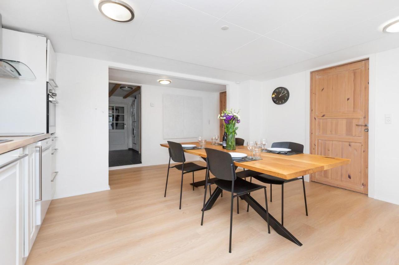 Moderne & Fuldt Udstyret Lejlighed M.Plads Til 4 Hojbjerg Buitenkant foto