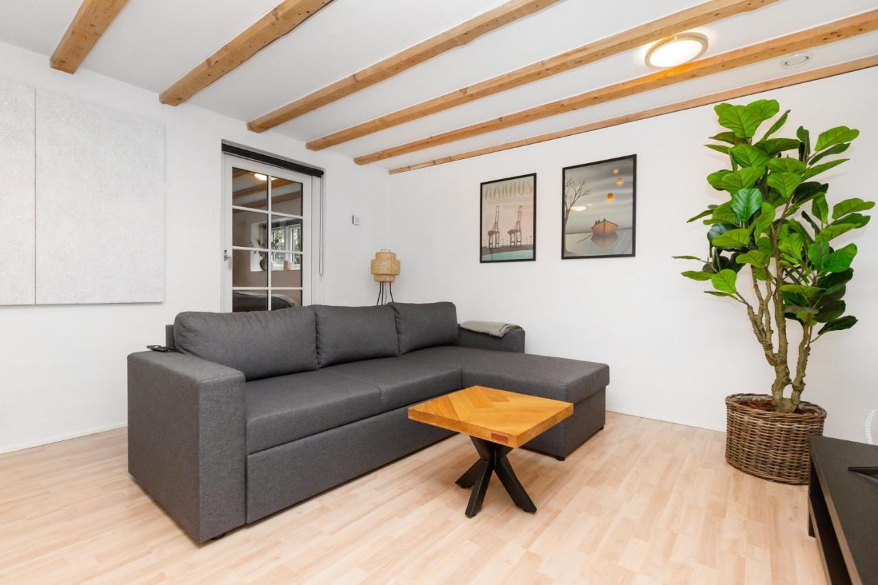Moderne & Fuldt Udstyret Lejlighed M.Plads Til 4 Hojbjerg Buitenkant foto